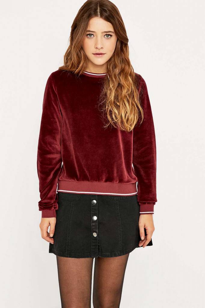 roter Samt-Sweater
